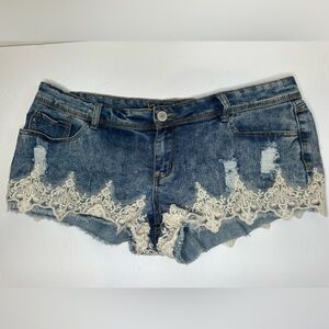 Rue21 Lace + Pearl Trim Denim Shorts 13/14 Short | Distressed Frayed Hem Juniors
